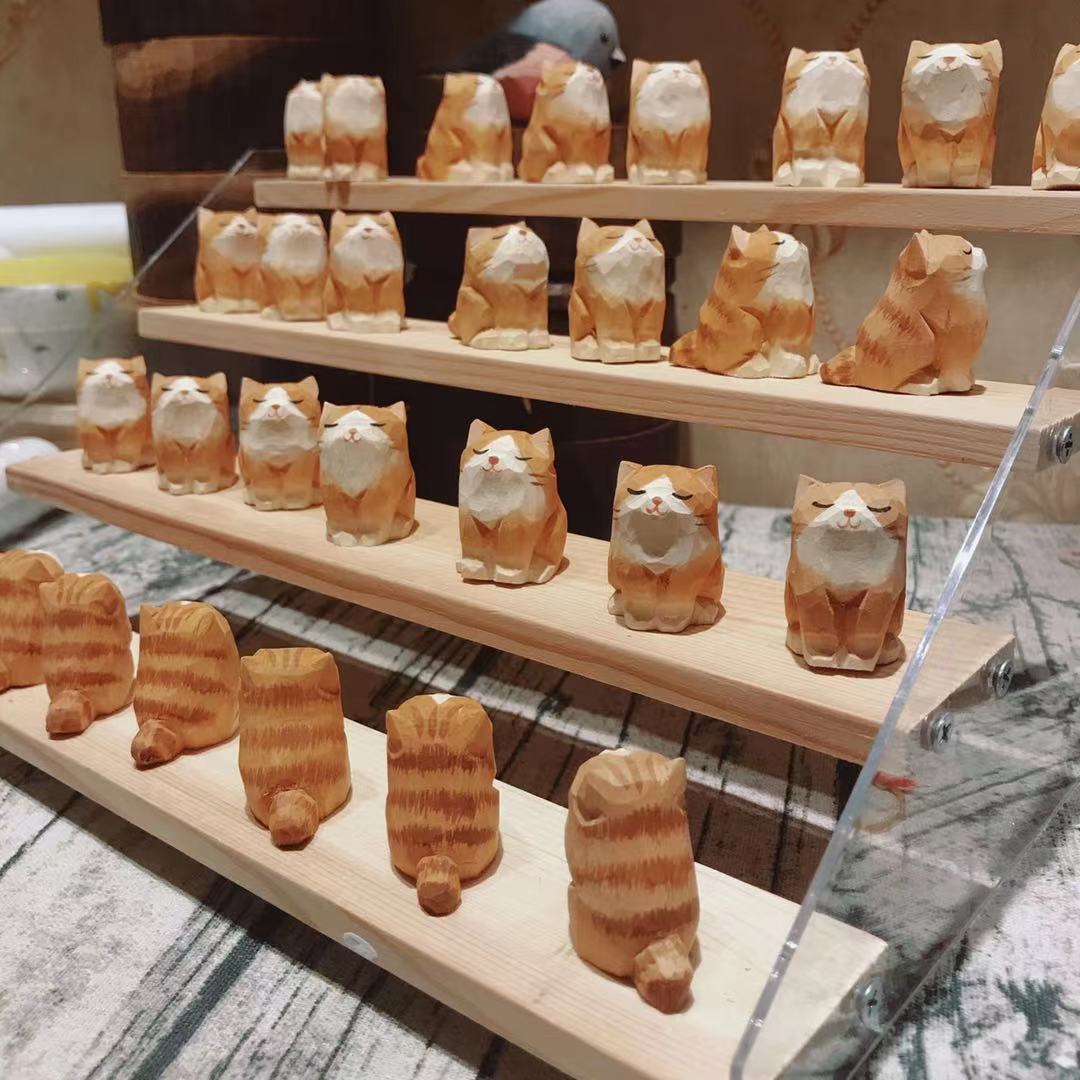 Wood Carving Small Orange Cat Ornaments Handicrafts