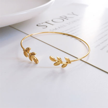 Hot Sale Leaf Bracelet – Elegant Electroplated Alloy Design