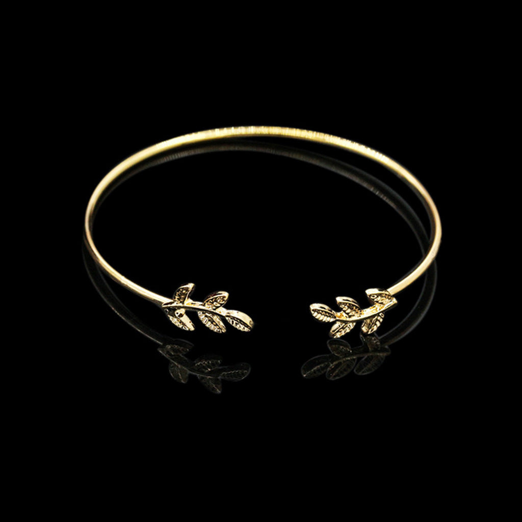 Hot Sale Leaf Bracelet – Elegant Electroplated Alloy Design