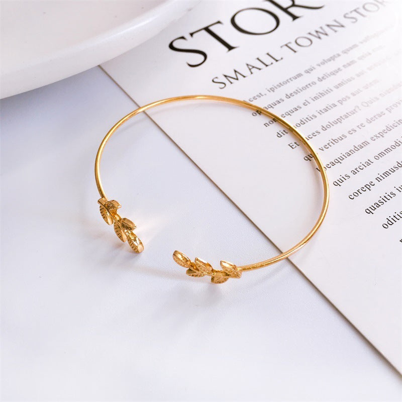 Hot Sale Leaf Bracelet – Elegant Electroplated Alloy Design